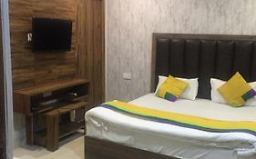 Fabhotel Dm Residency