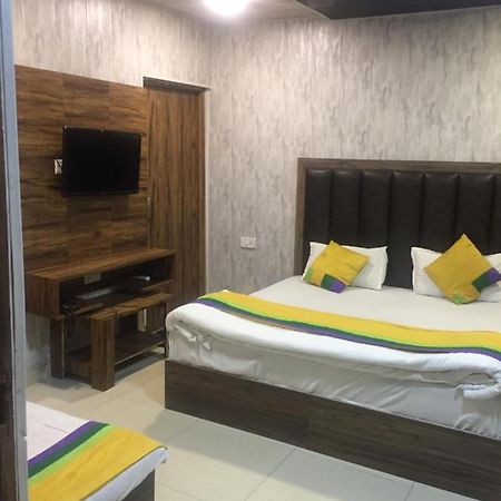 Fabhotel Dm Residency Amritsar Exterior photo